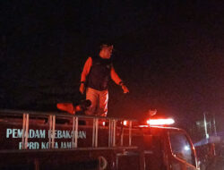 Kebakaran Subuh di Kenali Asam Atas, Damkartan Kota Jambi Kerahkan 8 Armada 6 WhatsApp Image 2026 02 27 at 07.29.52